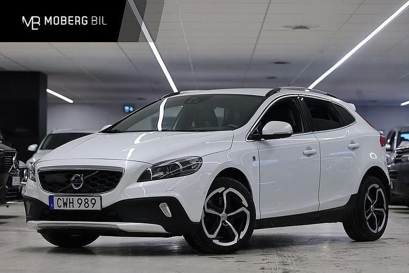 Begagnad Volvo V40 Ocean Race 150 HK (110 kW) 2014 Vit Halvkombi