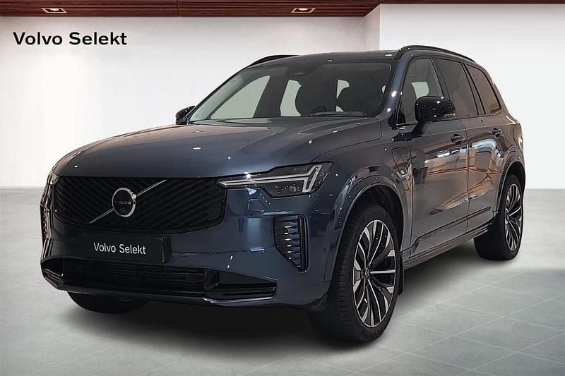 Mörkblå (blå) Begagnad 2025 Volvo XC90 Ultra SUV | 849 000 kr (Dyr) - Bild 1/4