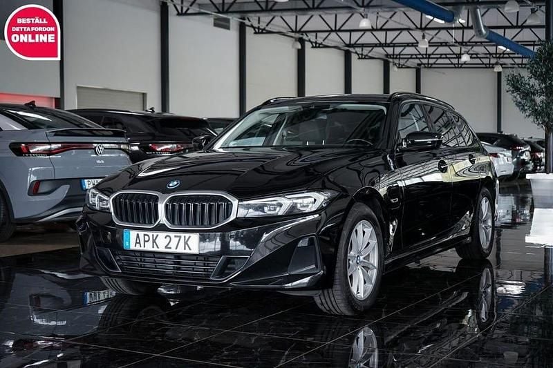 Svart Begagnad 2023 BMW 330 Kombi | 309 500 kr - Bild 1/4