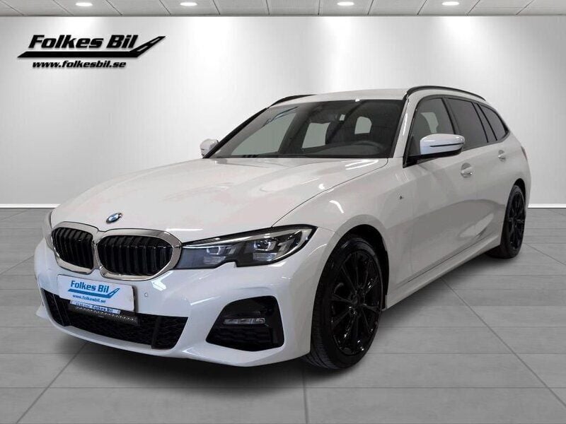 Vit Begagnad 2021 BMW 330 M Sport Kombi | 389 000 kr (Superpris) - Bild 1/4