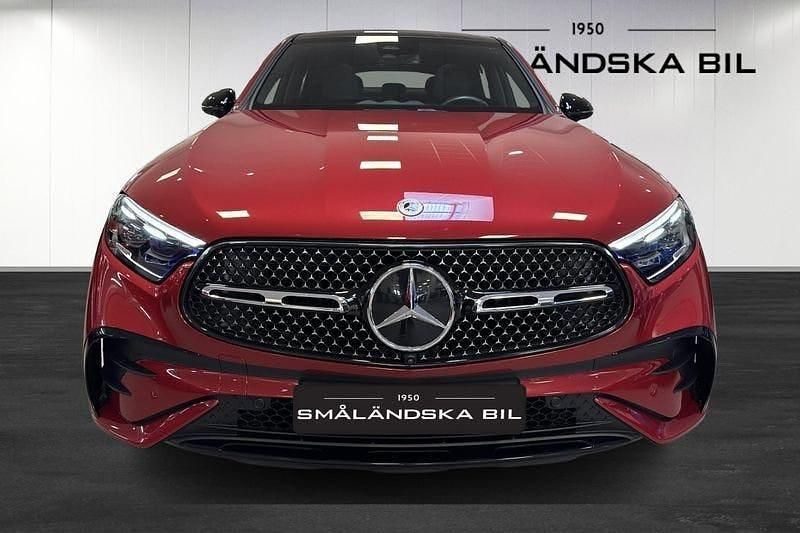 Begagnad Mercedes GLC300 AMG line 333 HK (244 kW) 2024 Röd Sportkupé