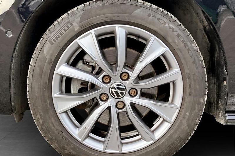 Begagnad VW Multivan Style 220 HK (161 kW) 2022 Svart Van