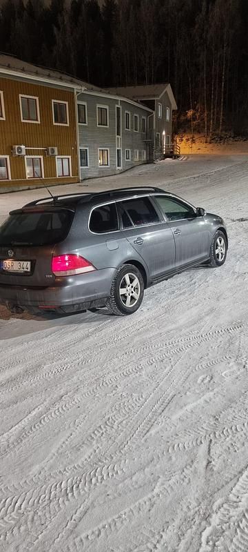 Begagnad VW Golf VI 105 HK (77 kW) 2008 Halvkombi