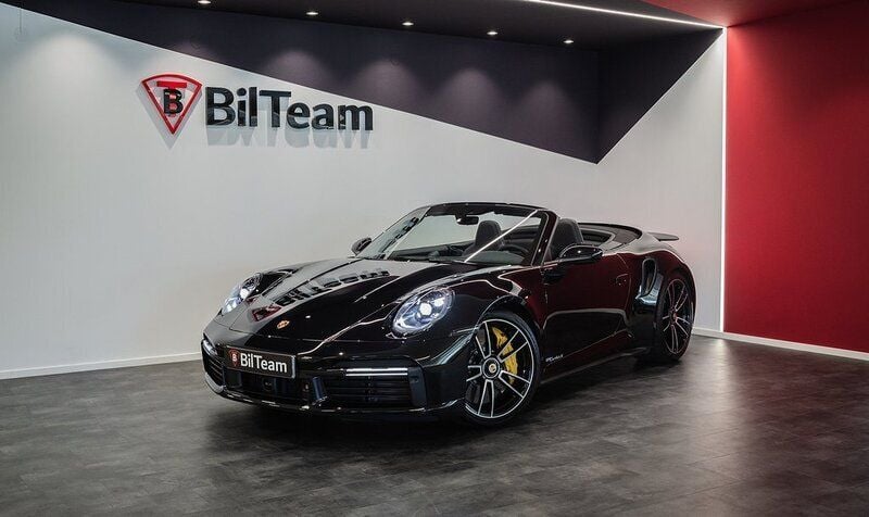 Begagnad Porsche 911 Turbo S Cabriolet 650 HK (478 kW) 2022 Svart Cab