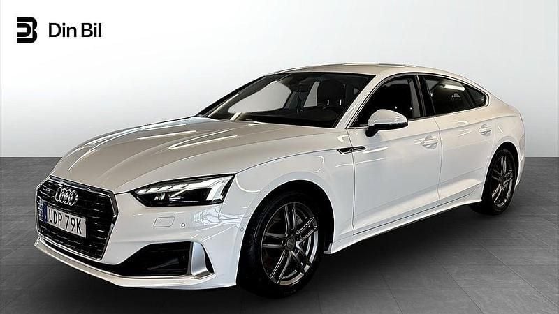 Vit Begagnad 2021 Audi A5 Sportback Advanced Halvkombi | 319 900 kr (Bra pris) - Bild 1/4
