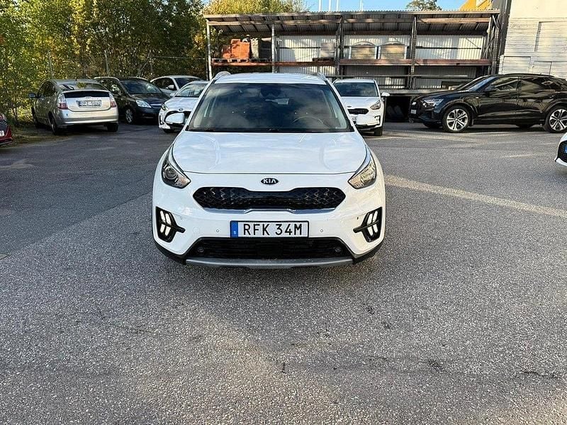 Vit Begagnad 2020 Kia Niro Advance SUV | 174 900 kr (Dyr) - Bild 1/4
