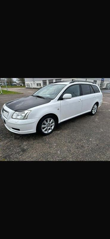 Vit Begagnad 2006 Toyota Avensis Kombi | 25 000 kr (Bra pris) - Bild 1/4