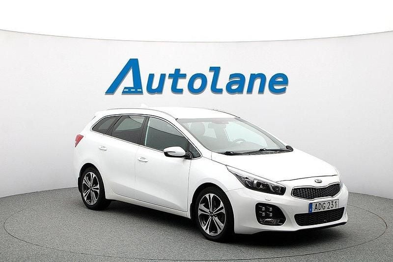 Vit Begagnad 2018 Kia Ceed Sportswagon GT-Line Kombi | 169 900 kr (Marknadspris) - Bild 1/3
