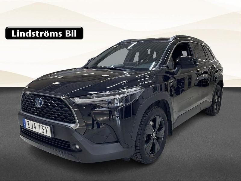 Begagnad Toyota Corolla Cross Style 200 HK (147 kW) 2022 Svart SUV