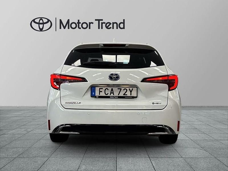 Begagnad Toyota Corolla Style 141 HK (103 kW) 2025 Vit Kombi
