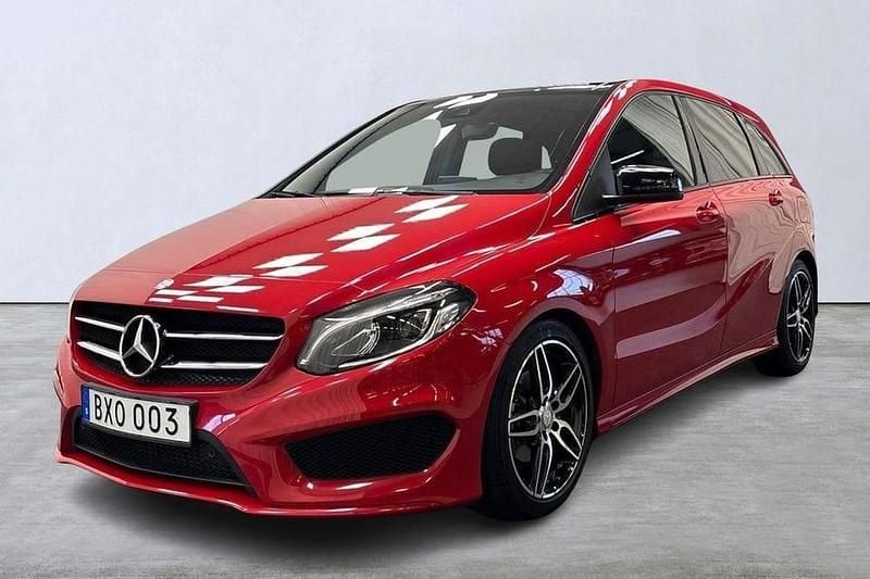 Begagnad Mercedes B200 137 HK (100 kW) 2017 Röd Minibuss