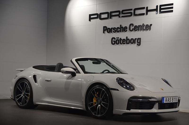 Begagnad Porsche 911 Turbo S 650 HK (478 kW) 2023 Flerfärgad Cab