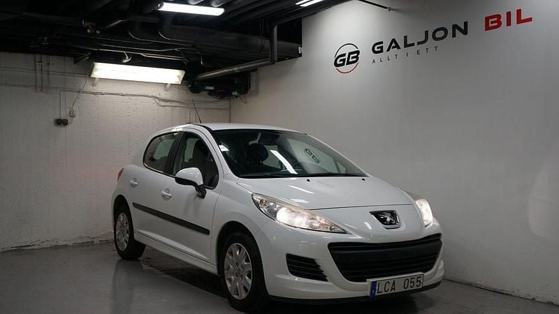 Vit Begagnad 2010 Peugeot 207 Halvkombi | 36 900 kr (Marknadspris) - Bild 1/4