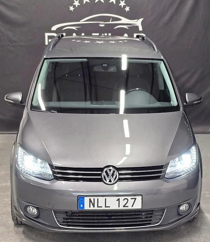 Begagnad VW Touran 140 HK (102 kW) 2015 Grå Minibuss