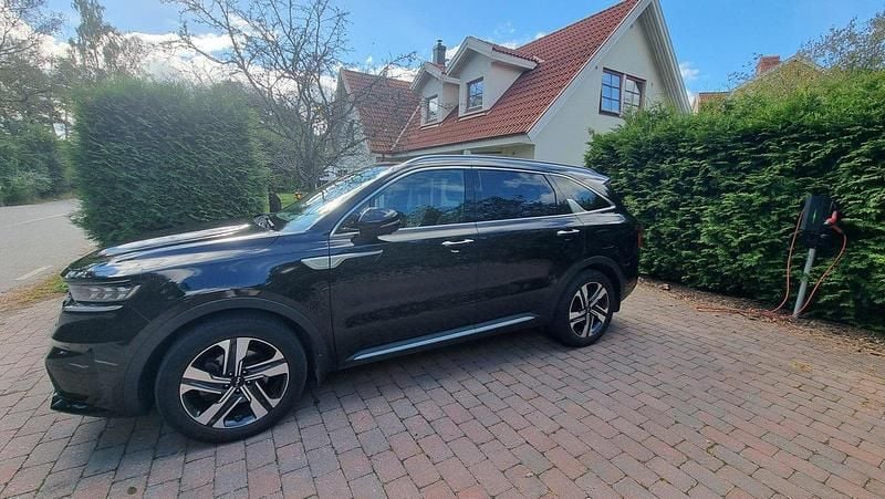 Svart Begagnad 2022 Kia Sorento Advance SUV | 479 000 kr (Marknadspris) - Bild 1/4