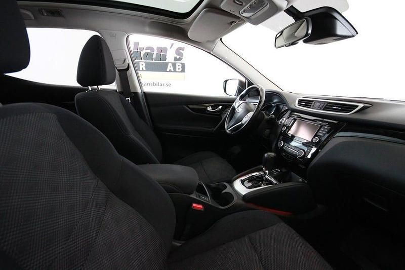 Begagnad Nissan Qashqai 116 HK (85 kW) 2016 Röd (rubinrödmet) SUV