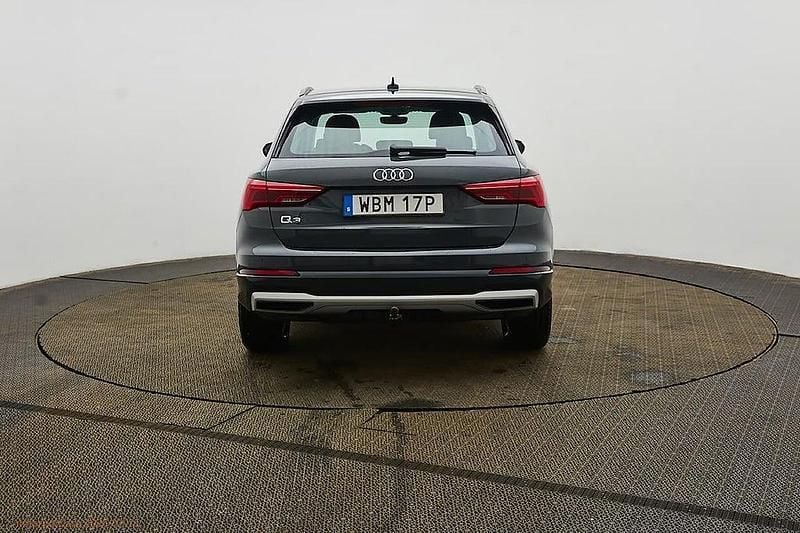 Begagnad Audi Q3 Advanced 150 HK (110 kW) 2024 Grå SUV