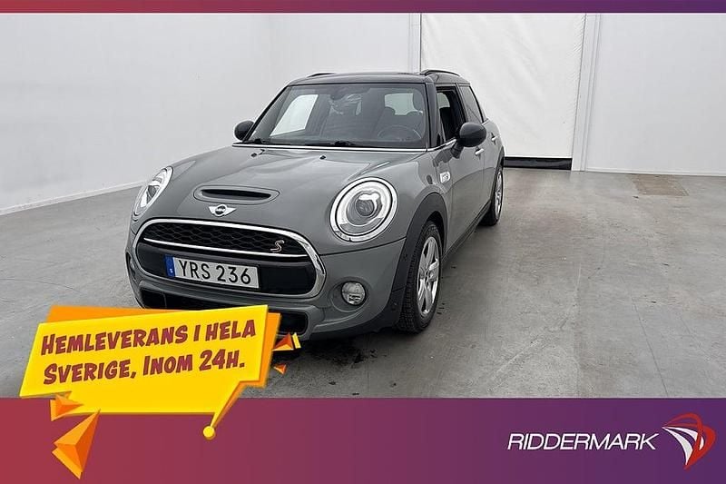 Grå Begagnad 2017 Mini Cooper S Halvkombi | 199 800 kr (Marknadspris) - Bild 1/3