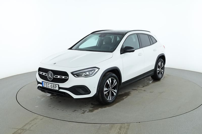 Vit Begagnad 2020 Mercedes GLA200 SUV | 314 000 kr (Lite dyr) - Bild 1/4