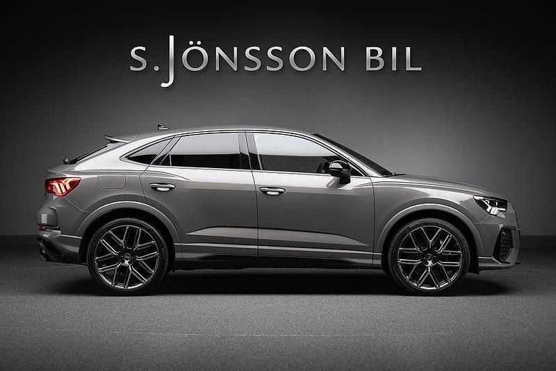 Chronos gray metallic Begagnad 2023 Audi RS Q3 Sportback SUV | 689 000 kr - Bild 1/4