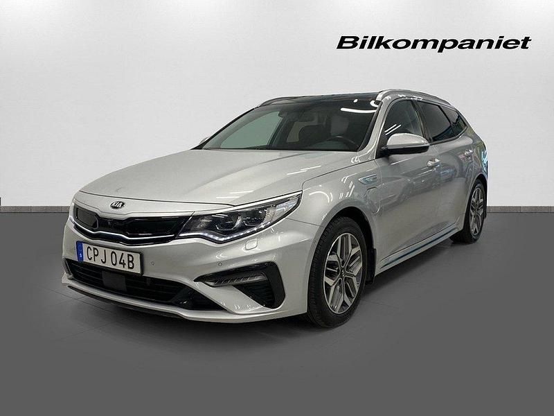 Grå Begagnad 2019 Kia Optima Hybrid 2 Sedan | 214 900 kr (Dyr) - Bild 1/4