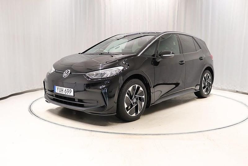 Svart Begagnad 2025 VW ID.3 Pure Halvkombi | 338 800 kr (Bra pris) - Bild 1/4