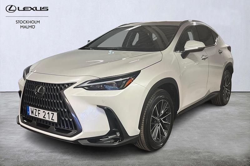 Vit Begagnad 2025 Lexus NX450h+ Business Edition SUV | 579 000 kr (Superpris) - Bild 1/4