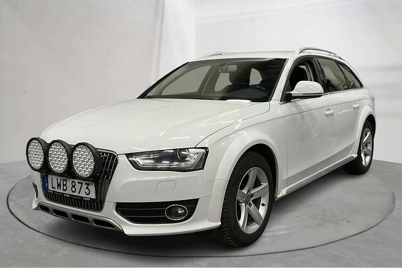 Vit Begagnad 2016 Audi A4 Allroad Sport Kombi | 130 000 kr (Bra pris) - Bild 1/4