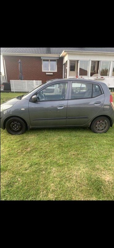 Grå Begagnad 2009 Hyundai i10 Halvkombi | 15 000 kr - Bild 1/4
