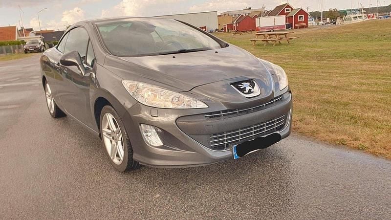 Grå Begagnad 2010 Peugeot 308 CC Cab | 68 000 kr (Bra pris) - Bild 1/4