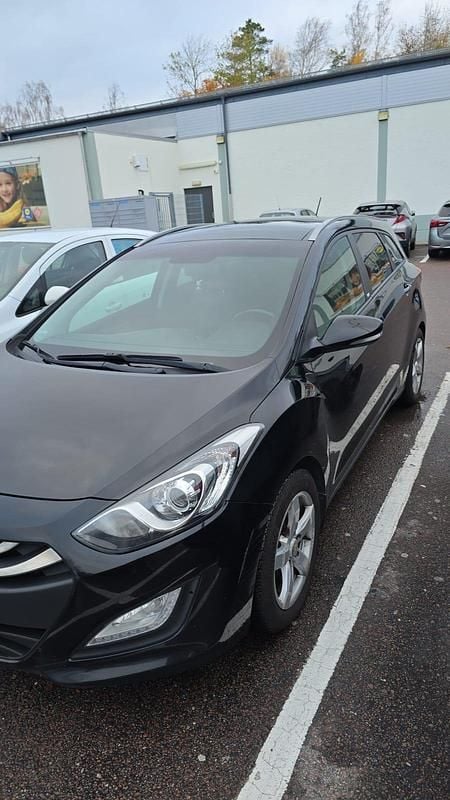 Begagnad 2014 Hyundai i30 Kombi | 75 000 kr (Marknadspris) - Bild 1/4