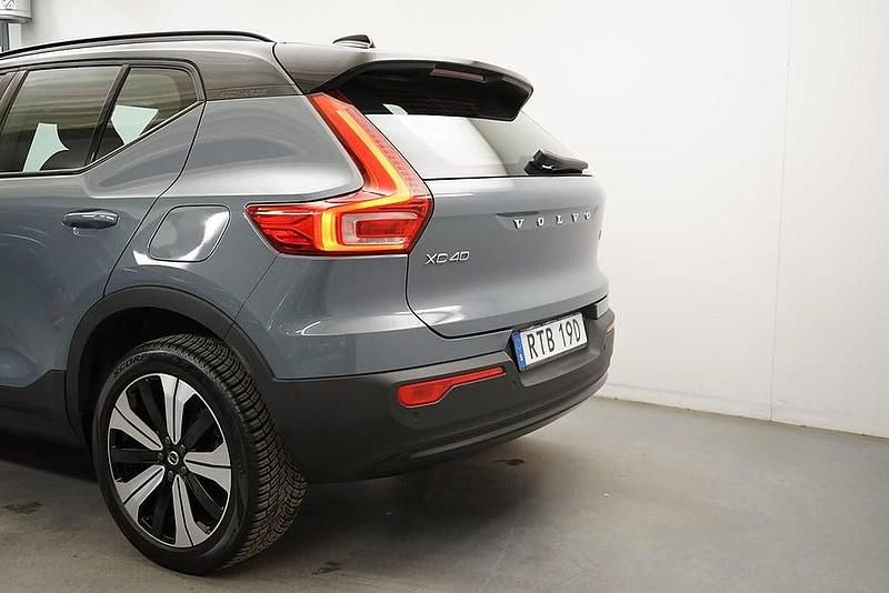 Begagnad Volvo XC40 Plus 185 kW (252 HK) 2022 Grå SUV