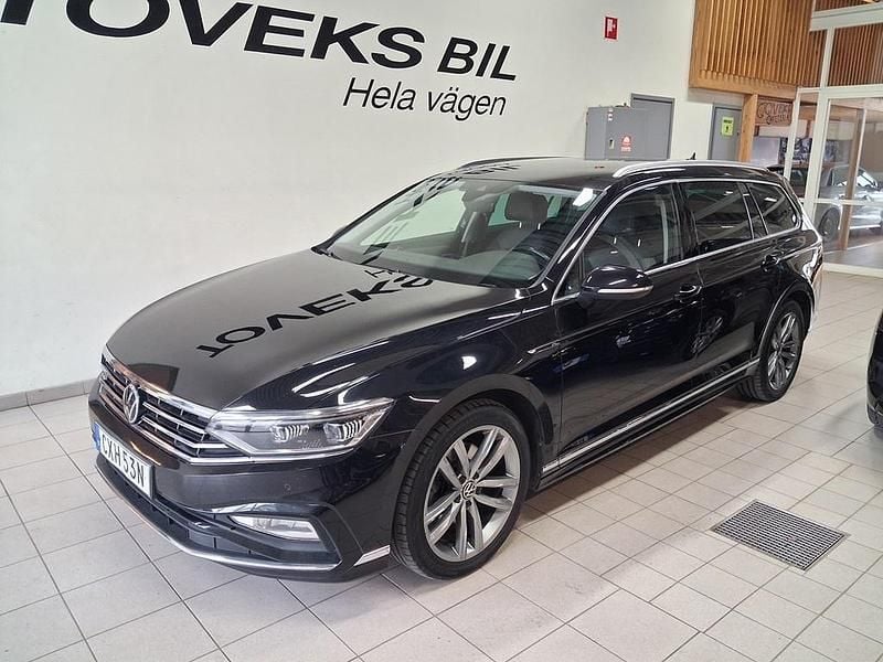 Deep black pearl Begagnad 2021 VW Passat GT | 254 900 kr (Marknadspris) - Bild 1/4