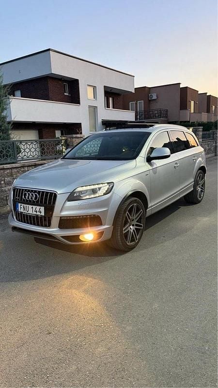 Silver Begagnad 2013 Audi Q7 S-Line SUV | 185 000 kr (Marknadspris) - Bild 1/4