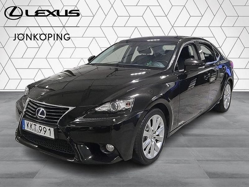 Svart Begagnad 2014 Lexus IS300h Sedan | 179 900 kr (Marknadspris) - Bild 1/4