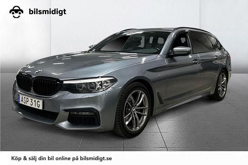 Blå Begagnad 2020 BMW 520 M Sport Kombi | 279 600 kr (Marknadspris) - Bild 1/3