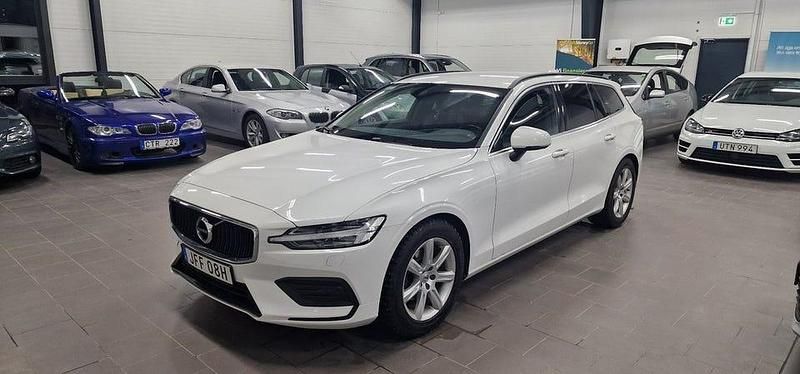 Begagnad Volvo V60 197 HK (144 kW) 2022 Vit Kombi