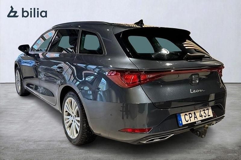 Begagnad Seat Leon FR 207 HK (152 kW) 2021 Grå