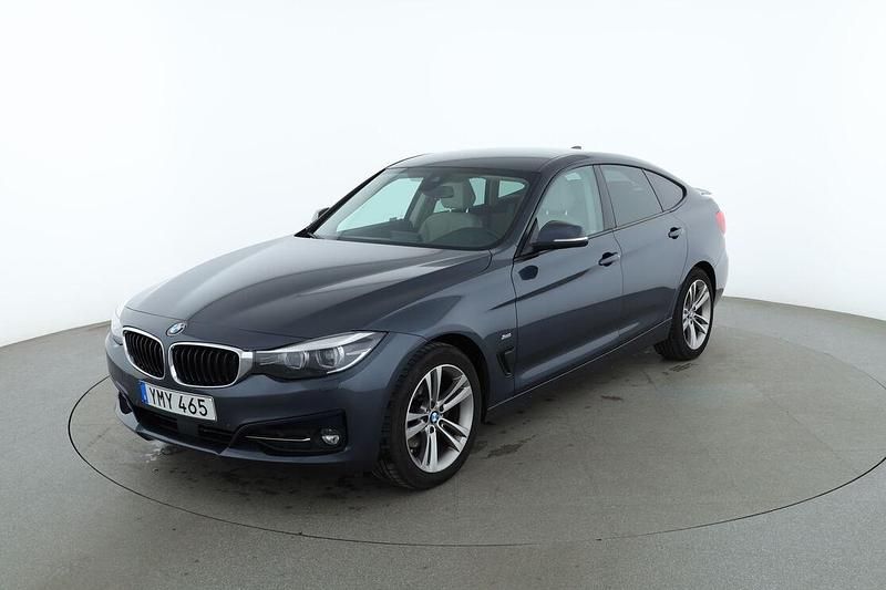 Grå Begagnad 2018 BMW 320 Gran Turismo Sport Line Sedan | 217 000 kr (Marknadspris) - Bild 1/3