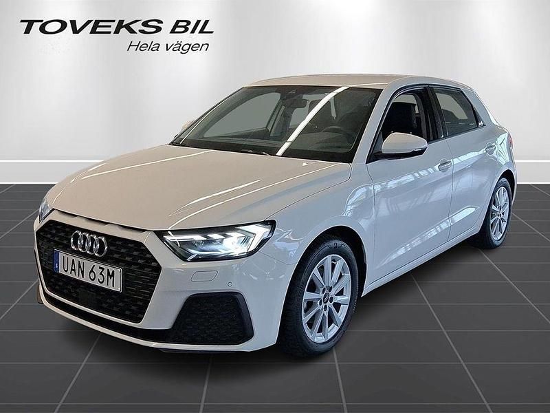 Cortinavit Begagnad 2025 Audi A1 Sportback Proline Halvkombi | 249 900 kr (Dyr) - Bild 1/4