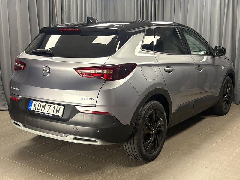 Begagnad Opel Grandland X Design Edition 224 HK (164 kW) 2021 Grå SUV