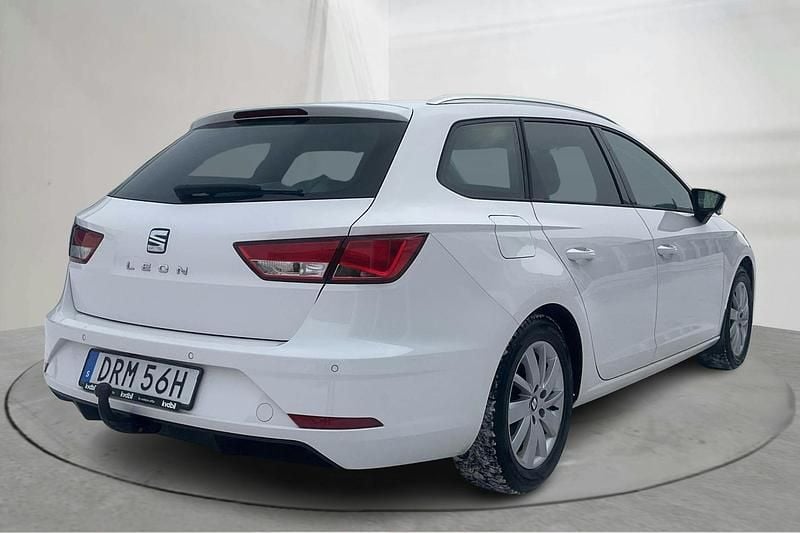 Begagnad Seat Leon ST Style 115 HK (84 kW) 2019 Vit Kombi