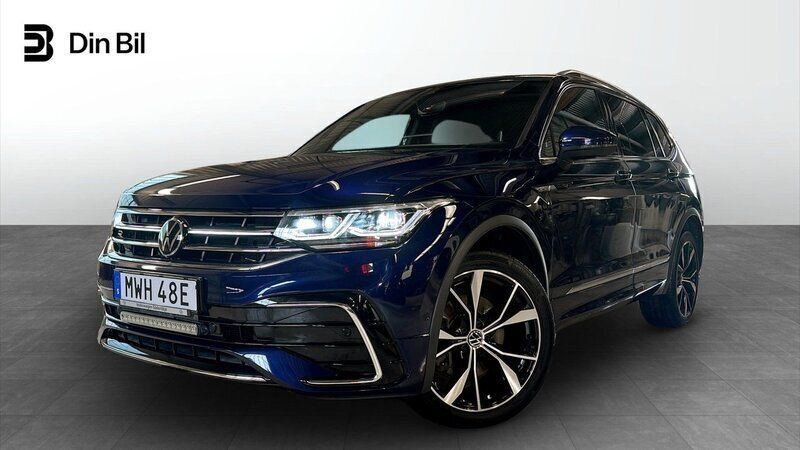 Mörkblå Begagnad 2022 VW Tiguan Allspace R-line SUV | 459 900 kr (Dyr) - Bild 1/4