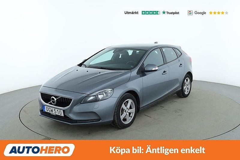 Grå Begagnad 2016 Volvo V40 Kinetic Halvkombi | 122 000 kr (Bra pris) - Bild 1/4