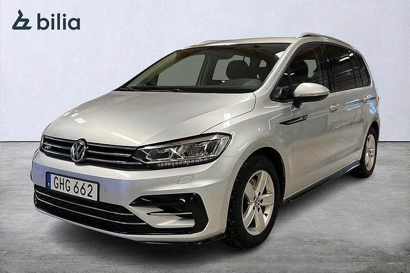 Silver Begagnad 2019 VW Touran R-line Minibuss | 264 500 kr (Marknadspris) - Bild 1/3