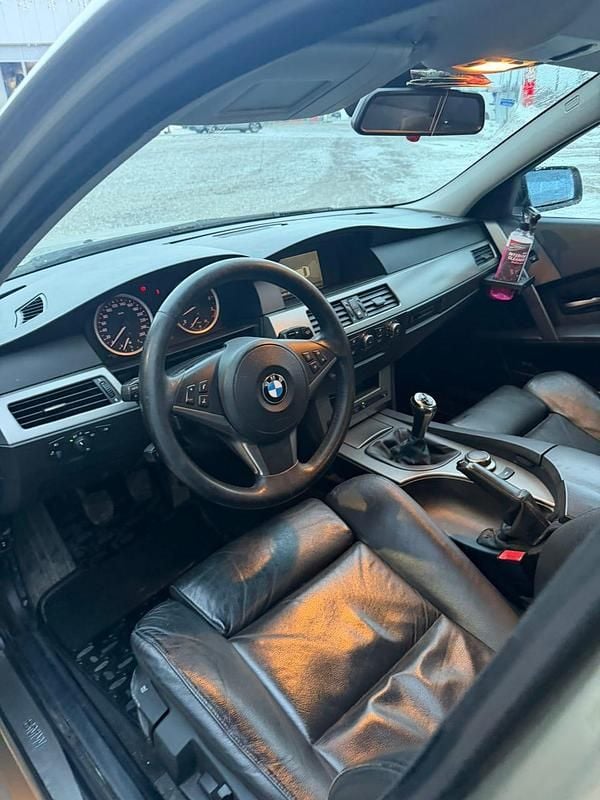 Begagnad BMW 525 218 HK (160 kW) 2007 Sedan