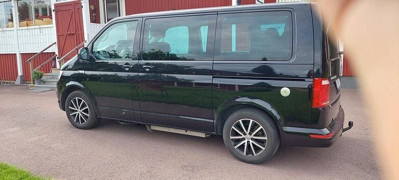 Begagnad 2016 VW Multivan Comfortline Minibuss | 439 000 kr - Bild 1/4
