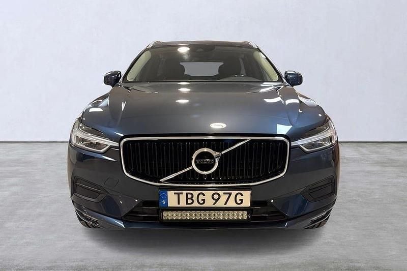 Begagnad Volvo XC60 Momentum 200 HK (147 kW) 2021 Blå SUV