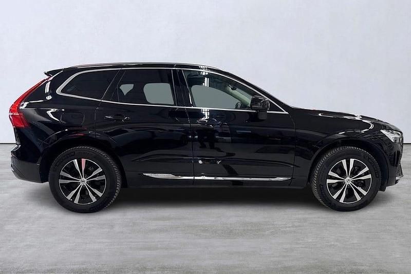 Begagnad Volvo XC60 Core 355 HK (261 kW) 2023 Svart SUV