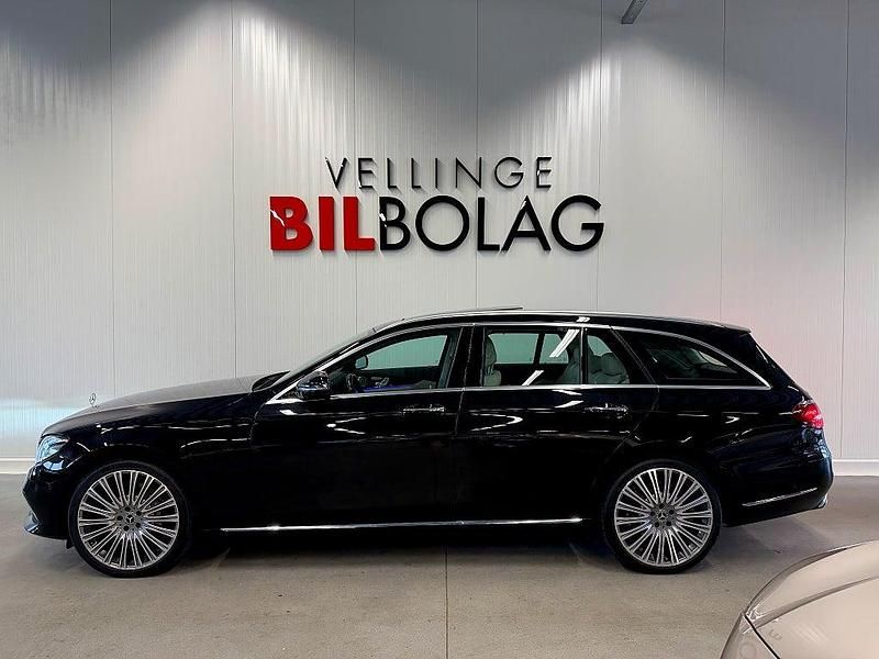 Svart Begagnad 2017 Mercedes E400 Kombi | 359 500 kr - Bild 1/4